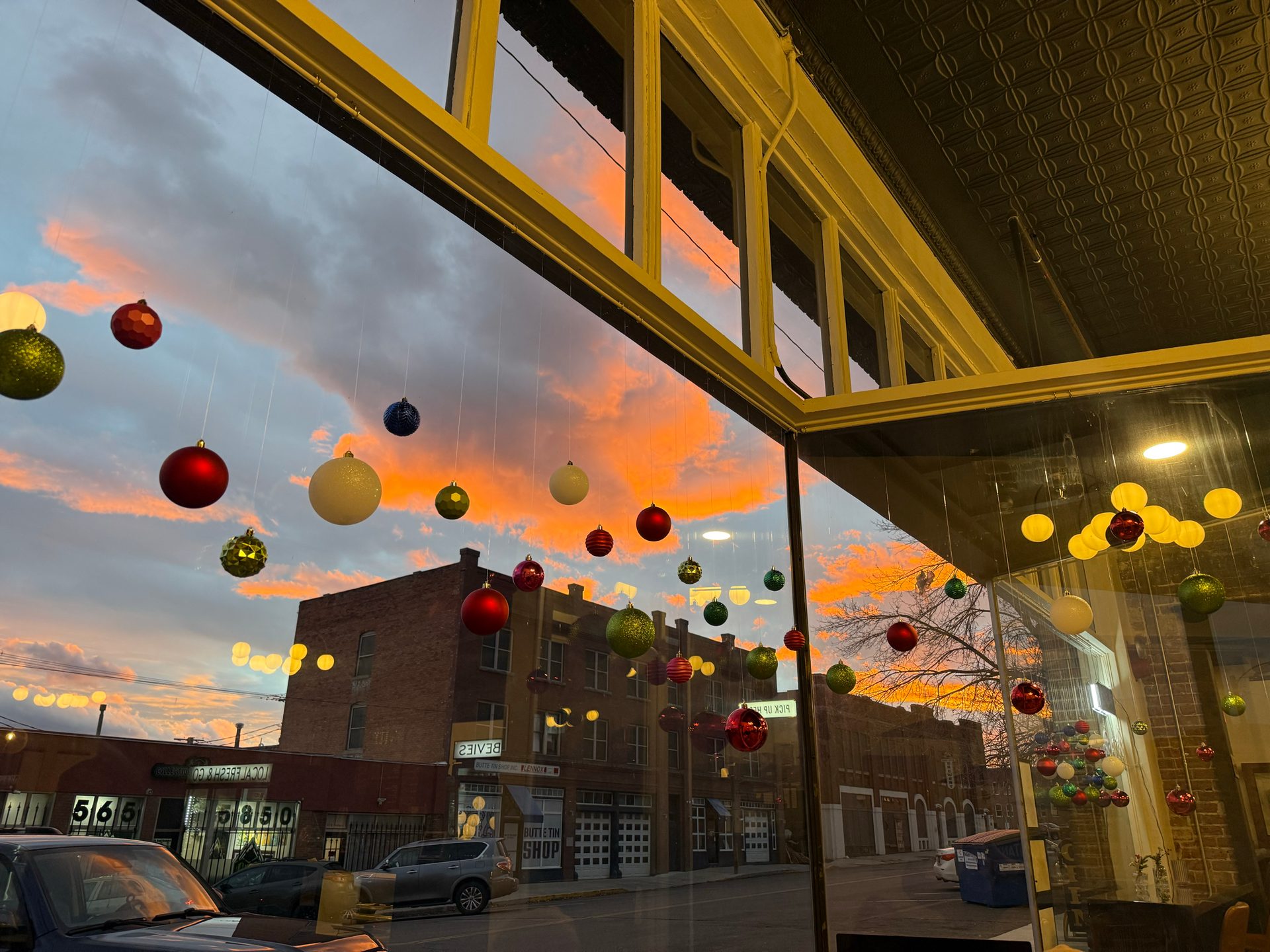 Open Late. Make Yourself at Home.